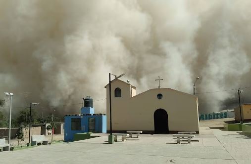 Tormenta de arena sorprendió a iqueños Tormenta de arena sorprendió a iqueños