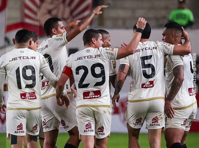 Universitario derrotó 3-1 a Atlético Grau y sigue invicto