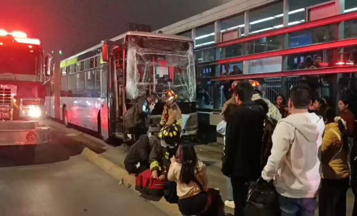 Accidente entre buses del Metropolitano deja mas de 40 heridos