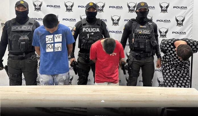 Rescatan a turistas peruanos secuestrados en Ecuador Rescatan a turistas peruanos secuestrados en Ecuador