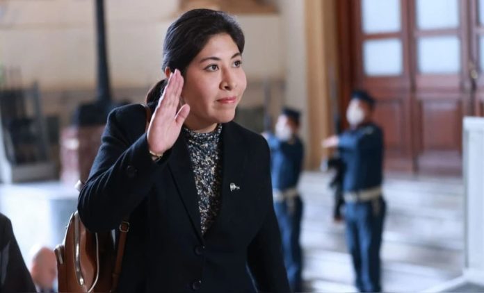 Betssy Chávez permanecerá internada hasta nueva evaluación médica Betssy Chávez permanecerá internada hasta nueva evaluación médica