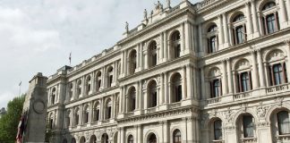 Londres convoca al embajador ruso por la violación del espacio aéreo de la OTAN Londres convoca al embajador ruso por la violación del espacio aéreo de la OTAN