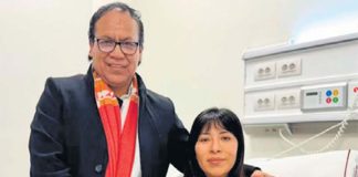 Betssy Chávez Chi­no y Roberto Sánchez