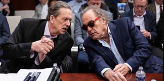 Cineasta Oliver Stone y periodista Rchard Morley continúan pesquisas