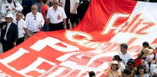 Peruanos saludaron a León XIV en el Vaticano
