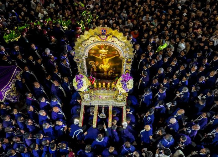 Señor de los Milagros retorna al Callao