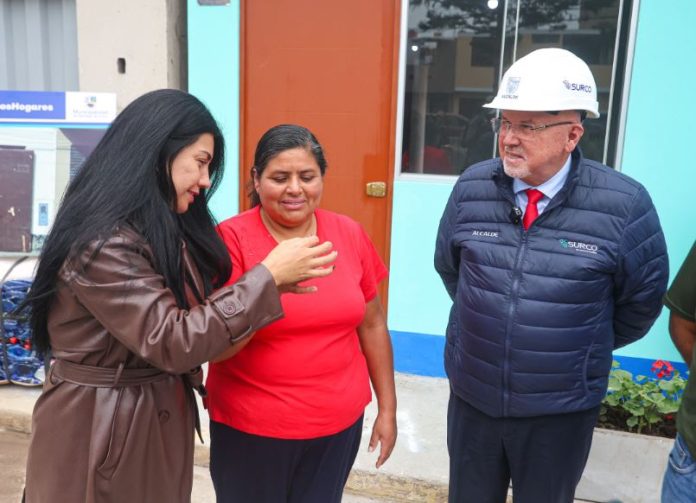 Surco entregó viviendas a  familias en extrema pobreza