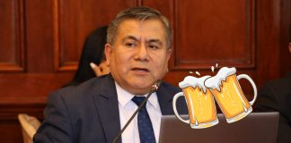 Presidente de Osinergmin celebró su cumpleaños con licor en la sede institucional