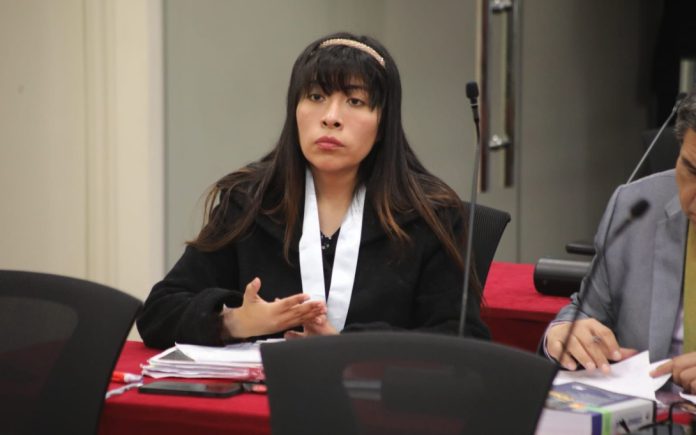 Disponen 10 meses de impedimento de salida del país contra Betssy Chávez