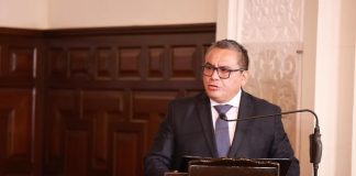Gobierno autoriza viaje de Juan José Santiváñez a Suiza
