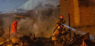 Damnificados por incendio recibirán S/ 500 Damnificados por incendio recibirán S 500