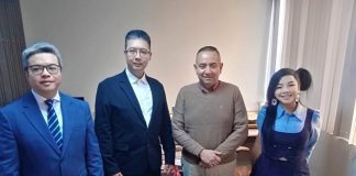 El vicepresidente de la Cámara de Comercio del Callao, Daniel Lecca, intercambió una fructífera reunión con Yonggang y Wey, Embajadores de Promoción de Inversiones de China en Perú
