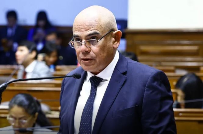 Ernesto Álvarez Ernesto Álvarez