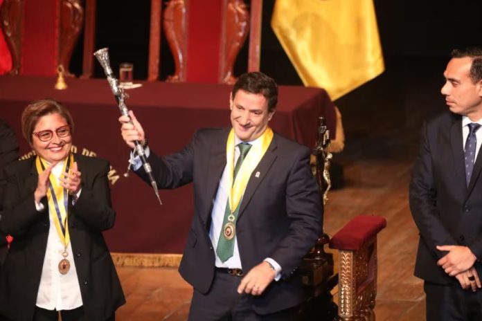 Renzo Reggiardo asume como alcalde de Lima