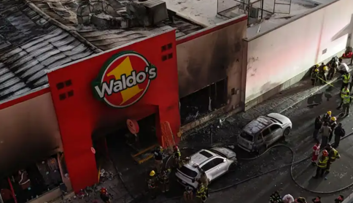 Explosión mata a 23 en supermercado en México