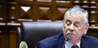 Rospigliosi ajusta por moción de censura Fernando Rospigliosi