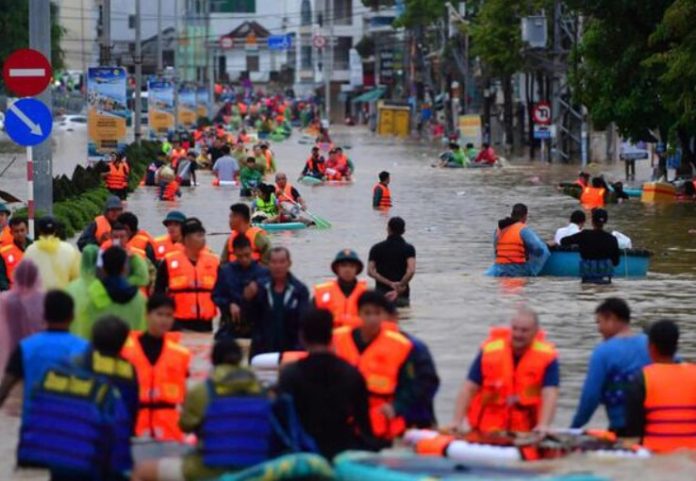 Inundaciones dejan 90 muertos en Vietnam