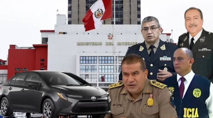 Le entregan autos sin placa ni SOAT a jefes PNP