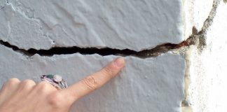 rajaduras en la pared