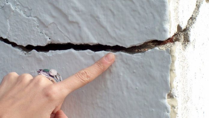 rajaduras en la pared rajaduras en la pared
