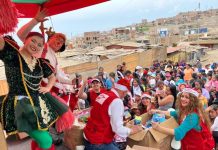 Adelantan Navidad a niños de Pachacútec
