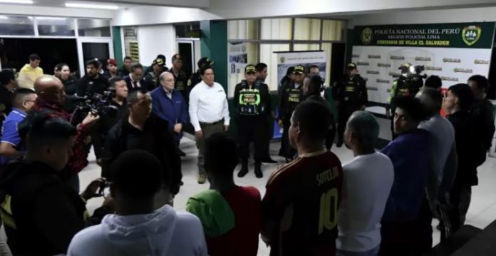 Caen 60 extranjeros en Villa El Salvador y San Juan de Miraflores