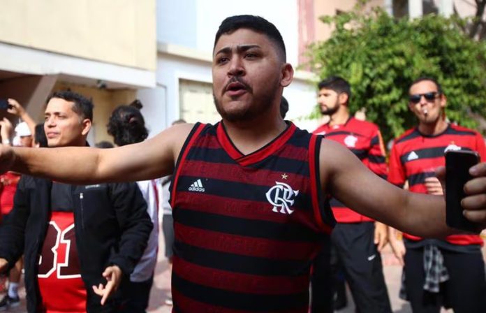 Robaron celulares a hinchas de Flamengo