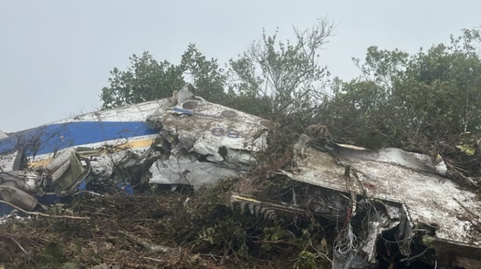 Avión se estrella y deja 15 muertos Avión se estrella y deja 15 muertos