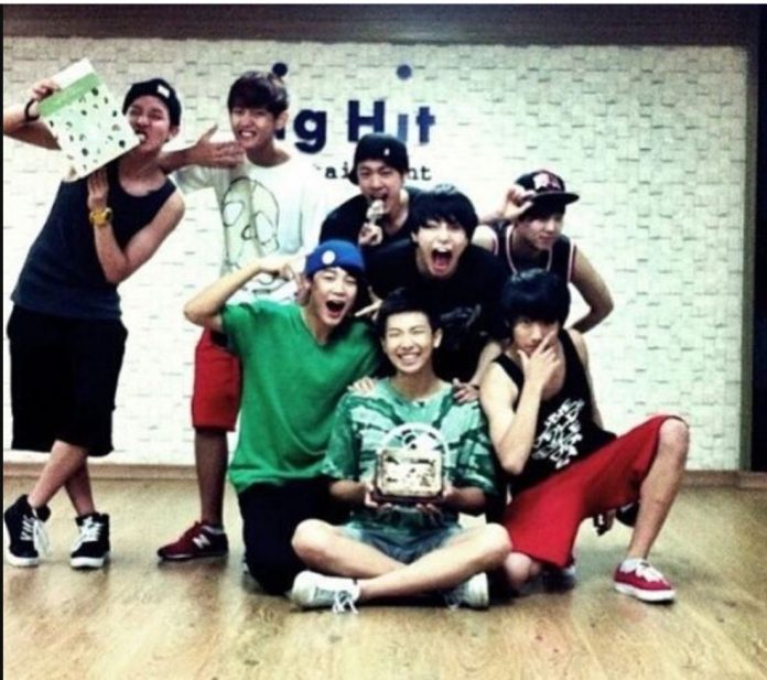 BTS Bangtan Sonyeondan (방탄소년단)