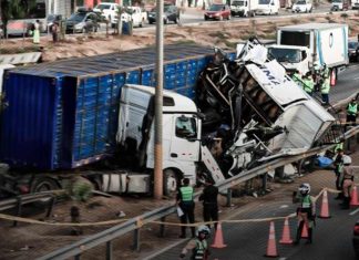 Dos muertos y ocho heridos en choque múltiple en VES