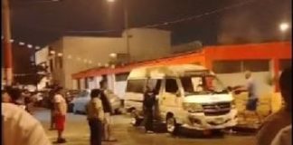 Incendian combi de chofer por cupos