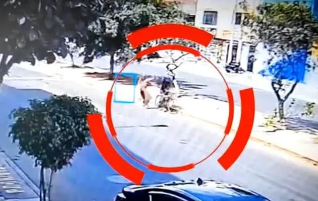 Lo apuñalan delante de su hija Lo apuñalan delante de su hija