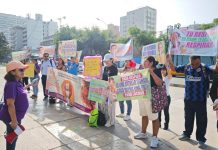 Pacientes con fibrosis quística protestan frente a EsSalud