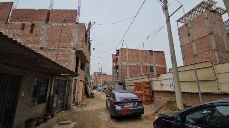 Surco renueva calle de A.H. Jos&eacute; Mar&iacute;a Eguren (Antes)