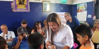 Carolina Mannucci hace su campaña recorriendo Lima