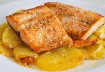 Salmón al horno con papas y cebolla Salmón al horno con papas y cebolla