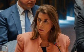 Acusan a Aliados Tammy Bruce