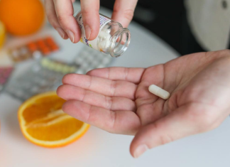 ¿Cuáles son las vitaminas que debe tomar un adulto mayor? vitaminas que debe tomar un adulto mayor