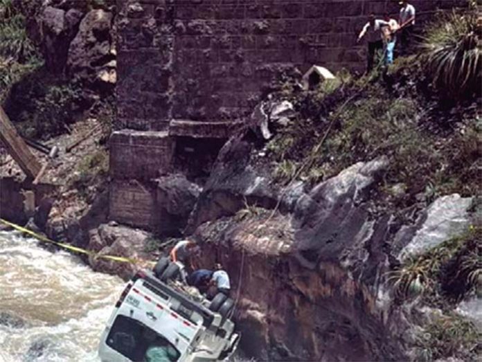 Cinco fallecidos tras choque en San Mateo