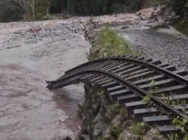 Huaico daña vía del tren rumbo a Macchu Picchu Huaico daña vía del tren rumbo a Macchu Picchu
