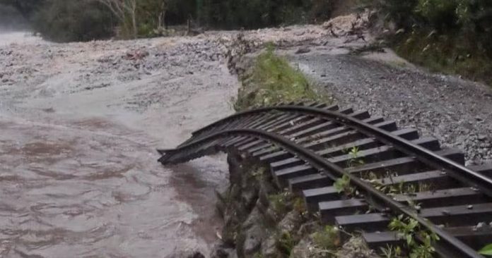 Huaico daña vía del tren rumbo a Macchu Picchu