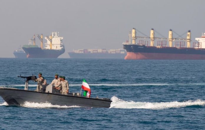Irán prenderá fuego a todos los barcos Irán prenderá fuego a todos los barcos