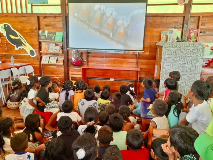 Niños de Amazonía ya tienen su biblioteca