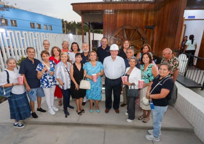 Surco inaugura club del vecino