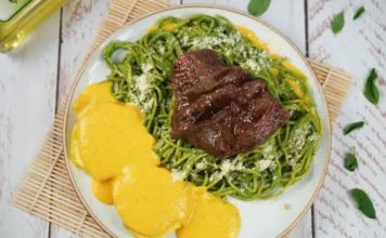 Tallarines verdes con salsa a la huancaína