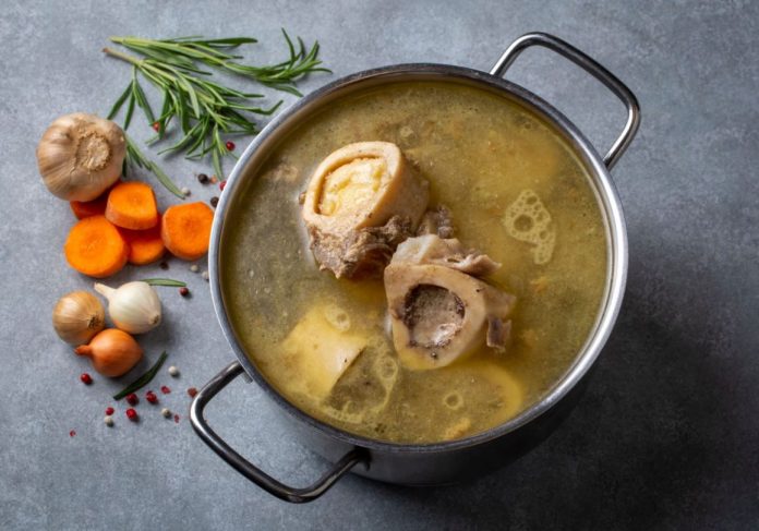 caldo de huesos