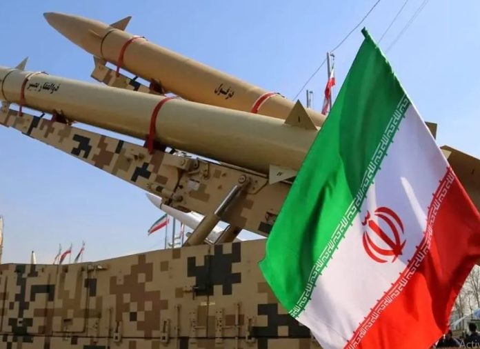 Irán exhibió misiles