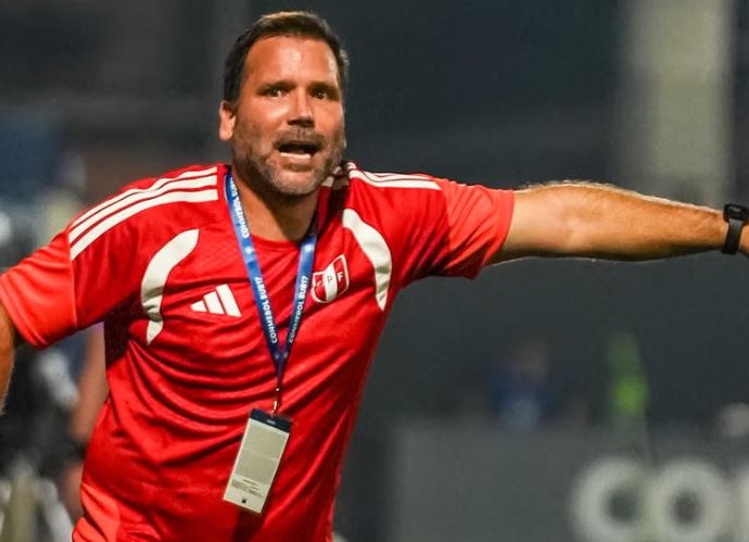 Renzo Revoredo Renzo Revoredo