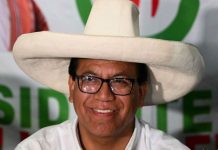 Sánchez le ‘saca cachita’ a López Aliaga Roberto Sánchez