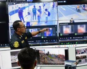 Supervisan cámaras dentro de buses